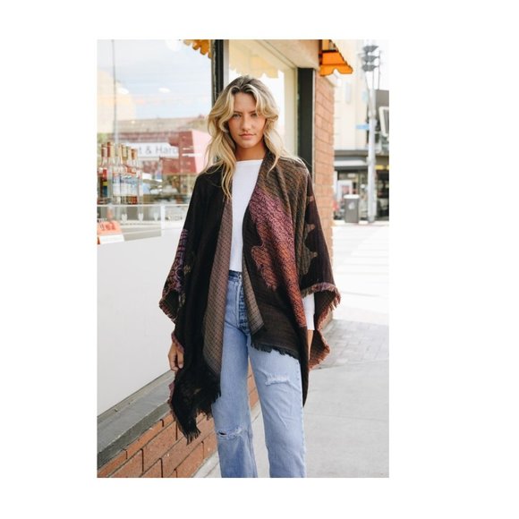 NWT Floral Medallion Paisley Blanket Scarf / Ruana / Wrap with Fringe - Picture 3 of 6